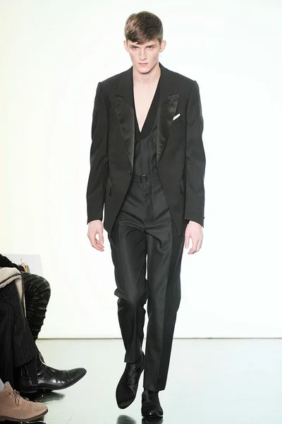 Look 24
